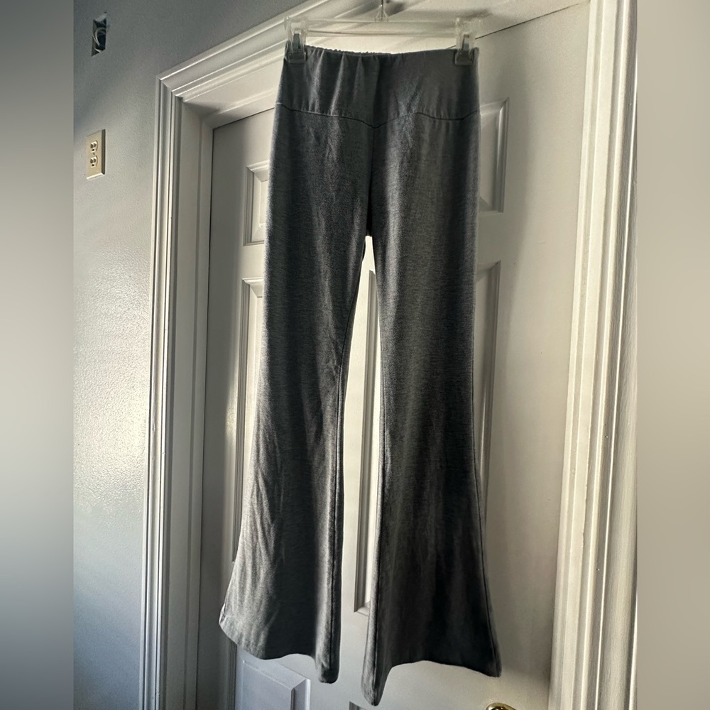 SHEIN Gray Leggings with Athletic Style